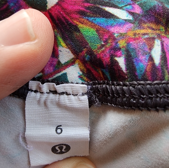 Lululemon Swift Speed High-Rise Crop 21" in Floral Electric Multi 6 EUC (NWOT?) - Picture 14 of 17